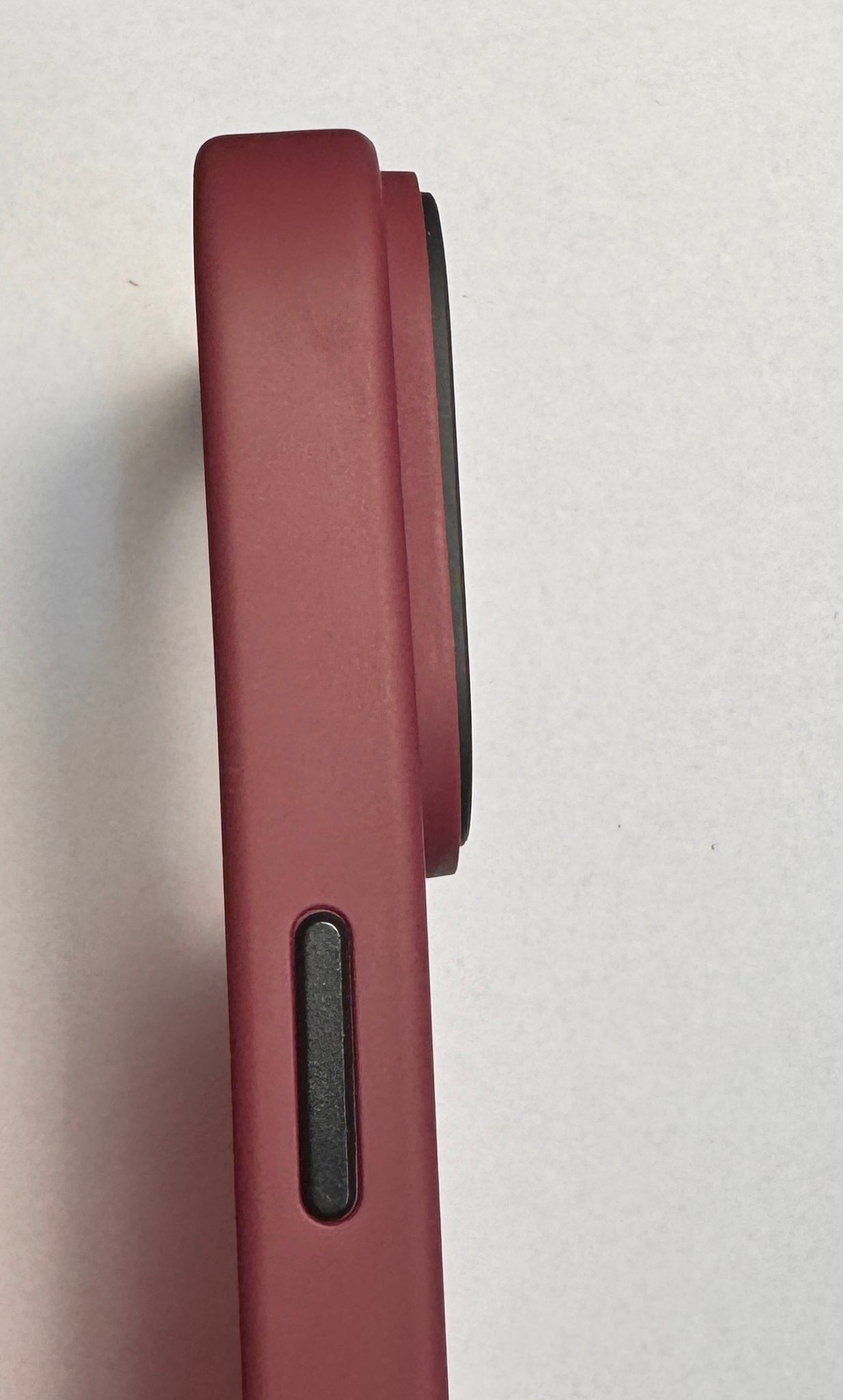 iPhone Frostad Transparent MagSafe Skal – Röd | Leveranstid - 1-2 Veckor