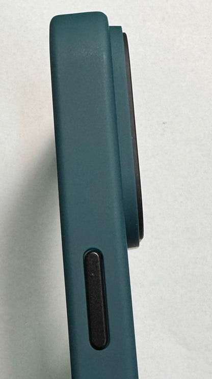 iPhone Frostad Transparent MagSafe Skal – Grön | Leveranstid - 1-2 Veckor